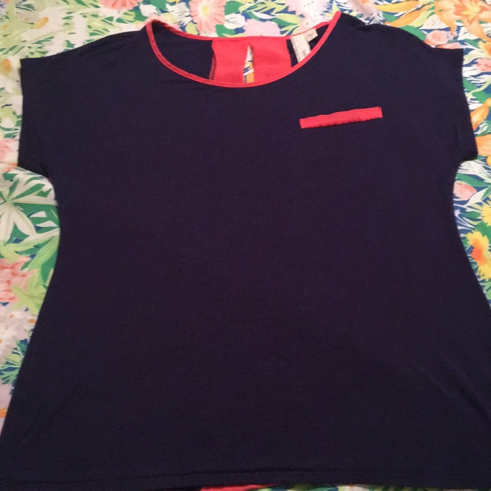 CLEARANCE ITEM: Navy blue and Coral Short Sleeve Top
